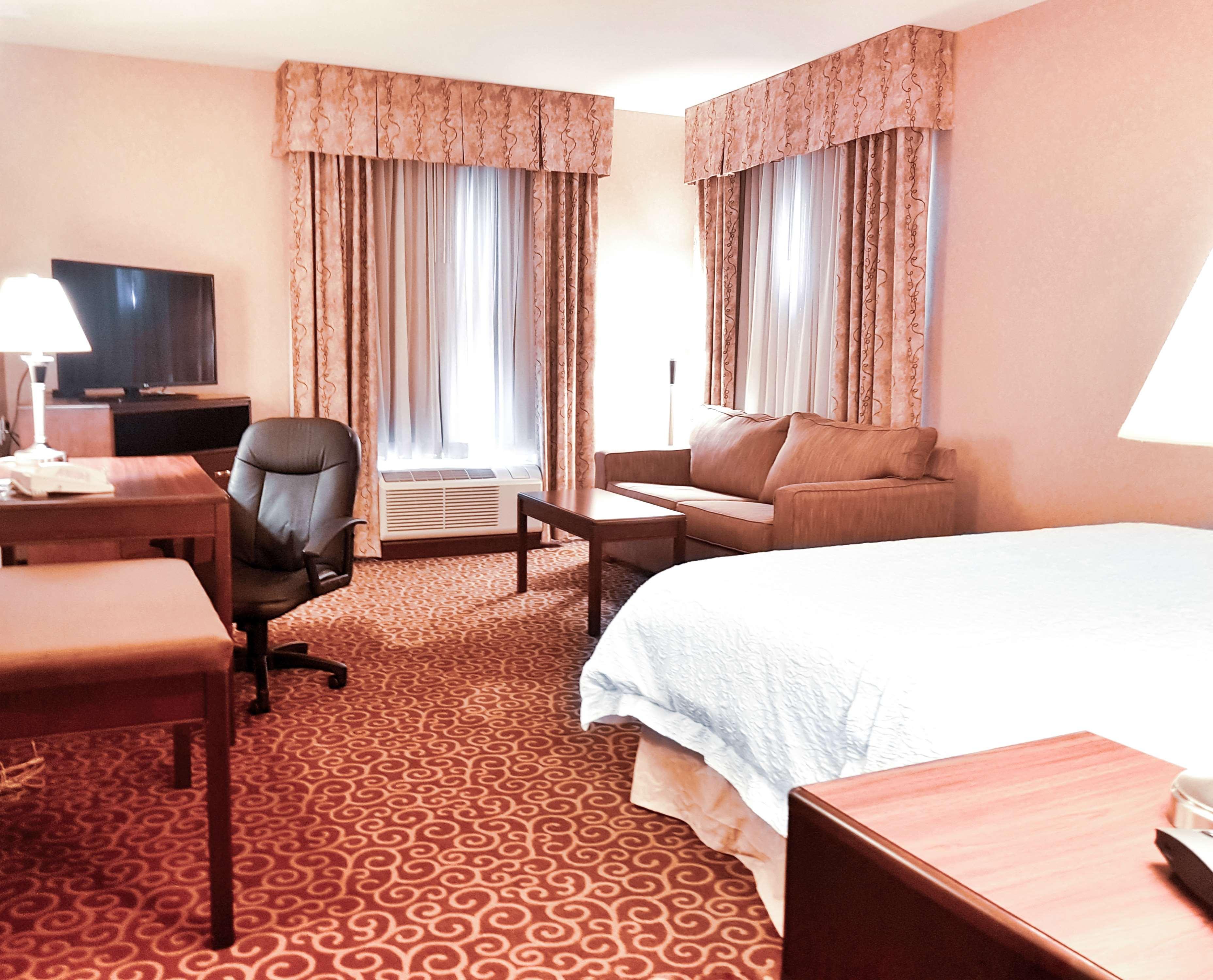 לדוק Hampton Inn & Suites By Hilton Edmonton International Airport מראה חיצוני תמונה