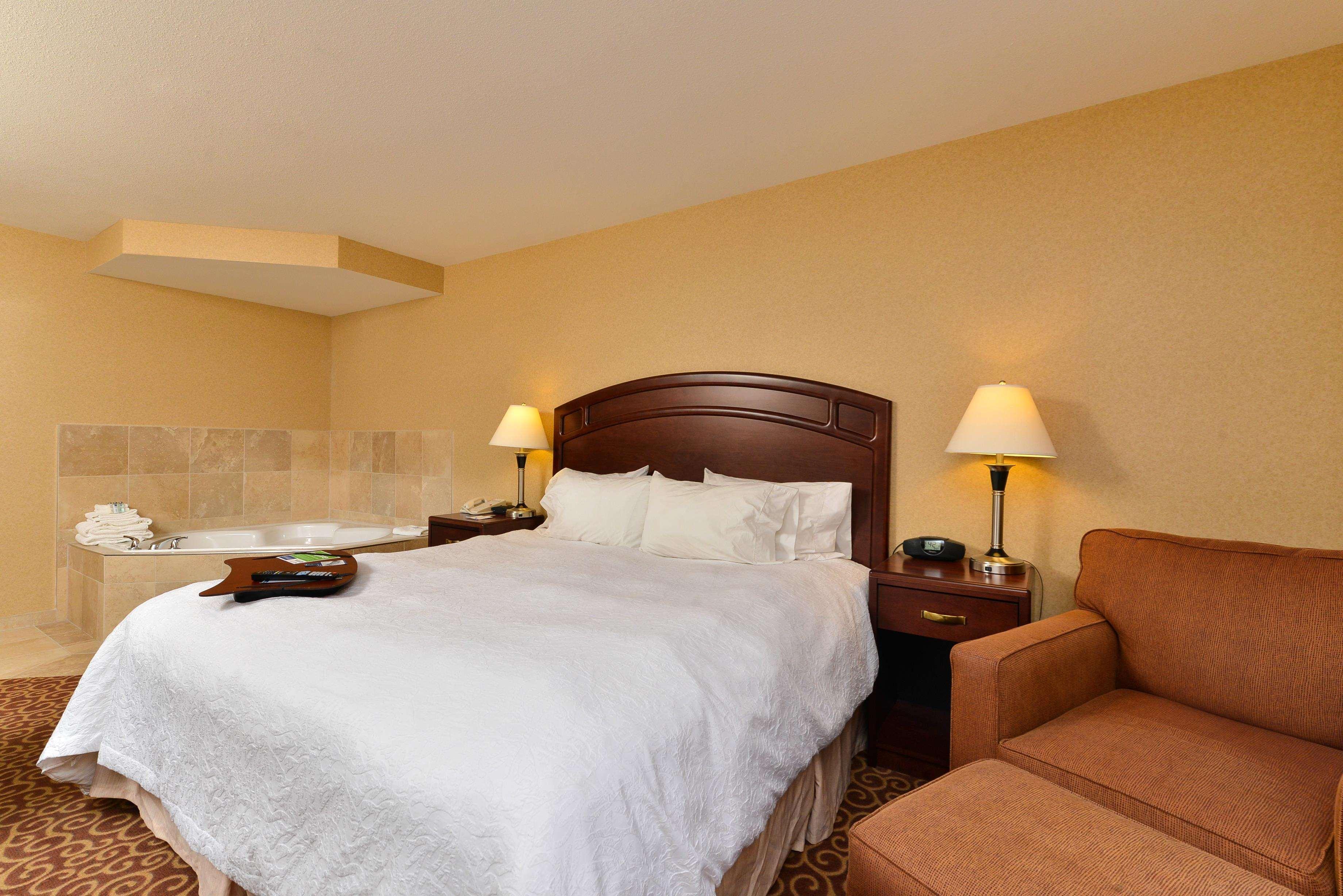 לדוק Hampton Inn & Suites By Hilton Edmonton International Airport מראה חיצוני תמונה