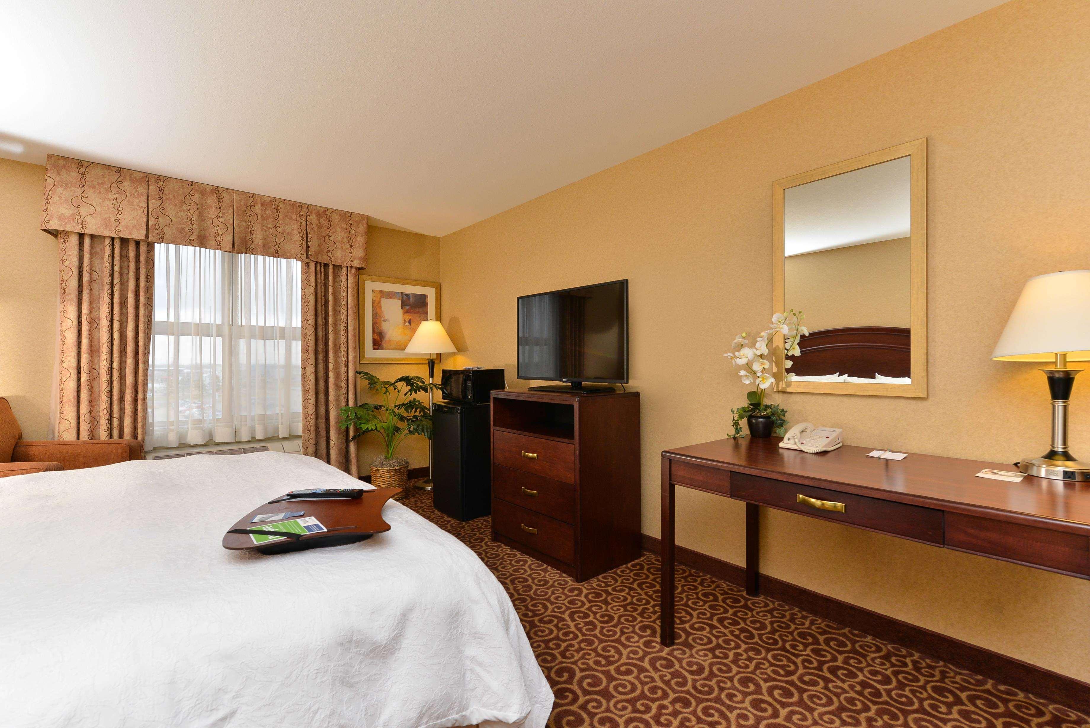 לדוק Hampton Inn & Suites By Hilton Edmonton International Airport מראה חיצוני תמונה