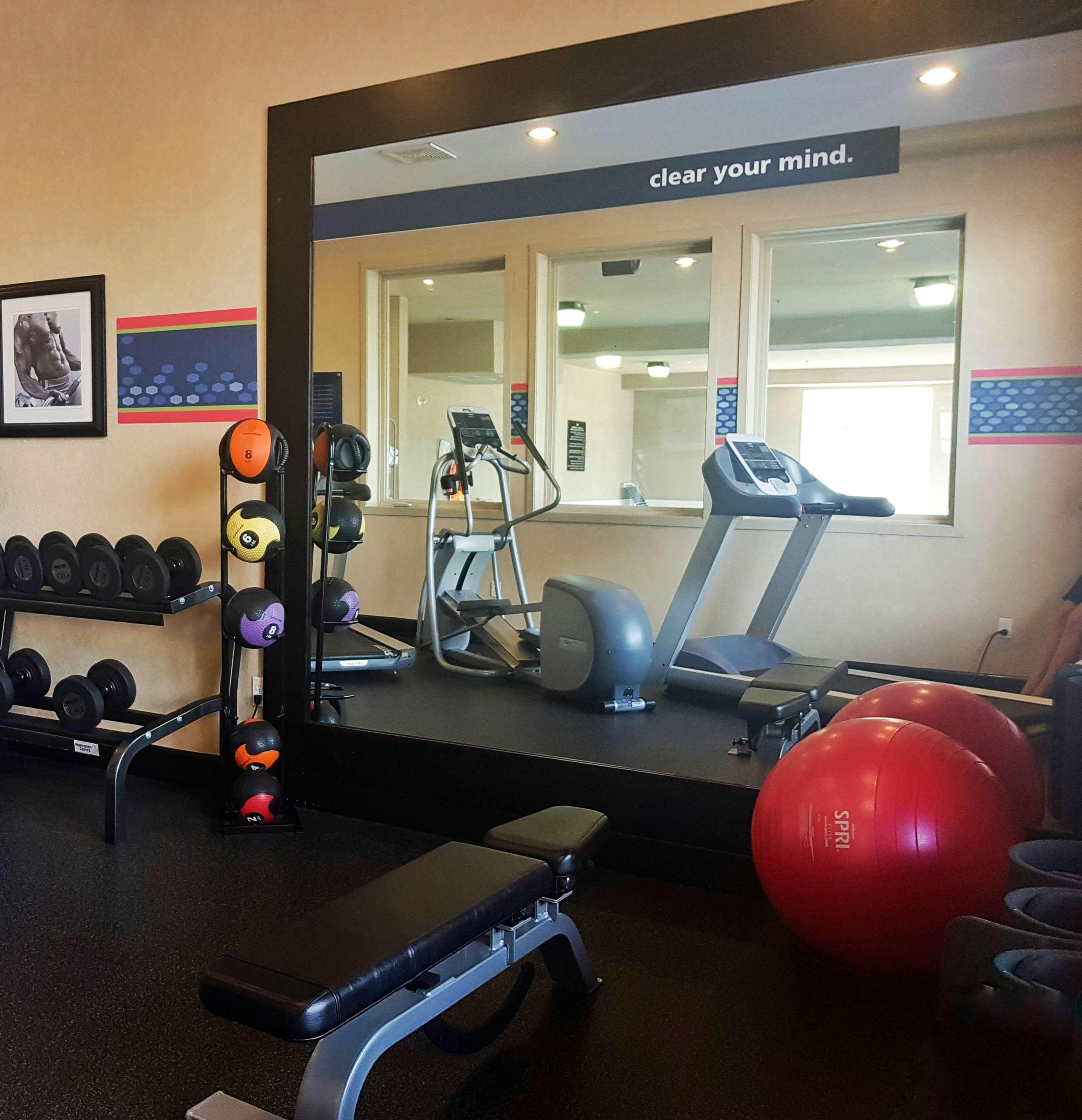 לדוק Hampton Inn & Suites By Hilton Edmonton International Airport מראה חיצוני תמונה