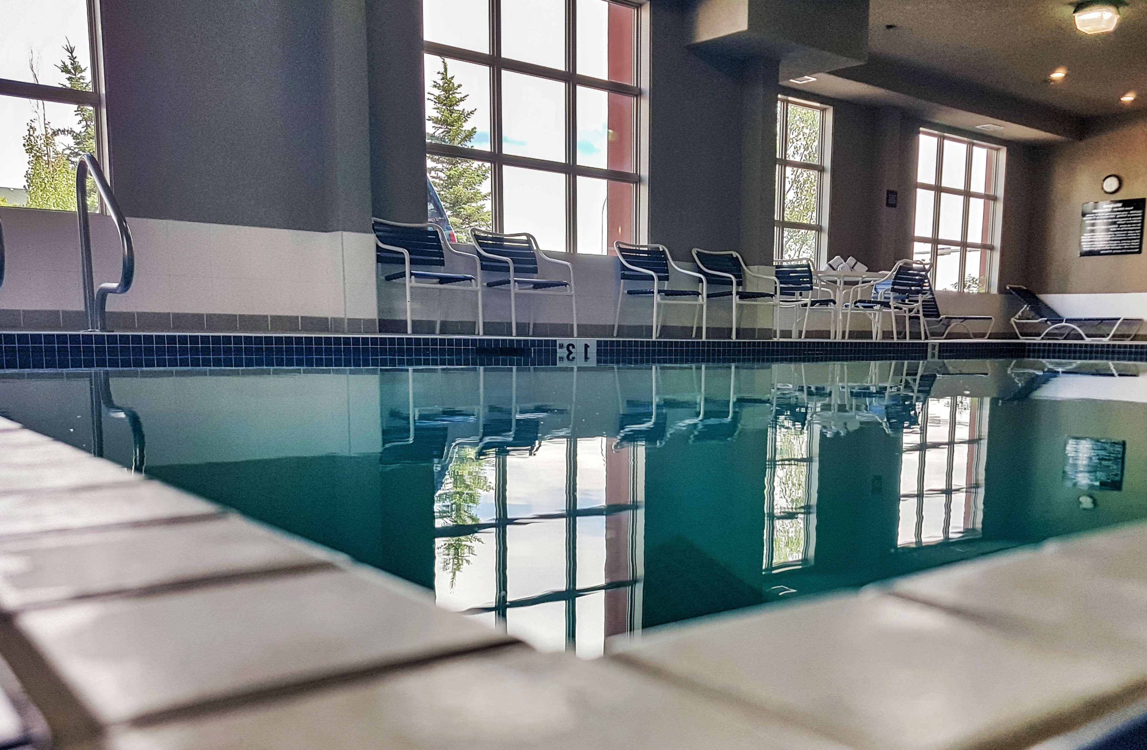 לדוק Hampton Inn & Suites By Hilton Edmonton International Airport מראה חיצוני תמונה
