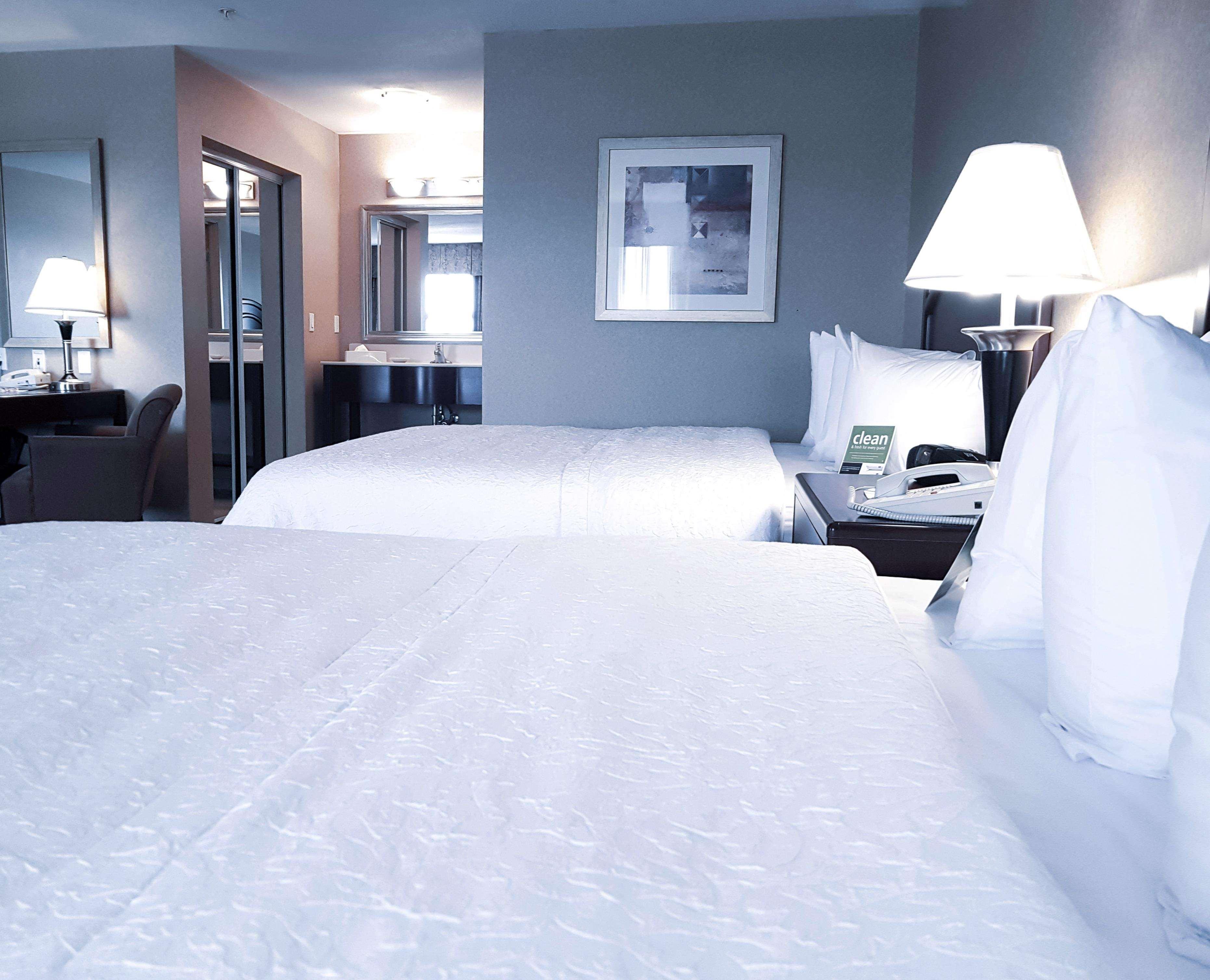 לדוק Hampton Inn & Suites By Hilton Edmonton International Airport מראה חיצוני תמונה