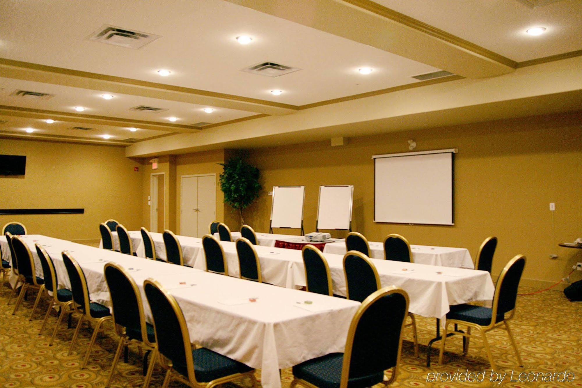 לדוק Hampton Inn & Suites By Hilton Edmonton International Airport מתקנים תמונה