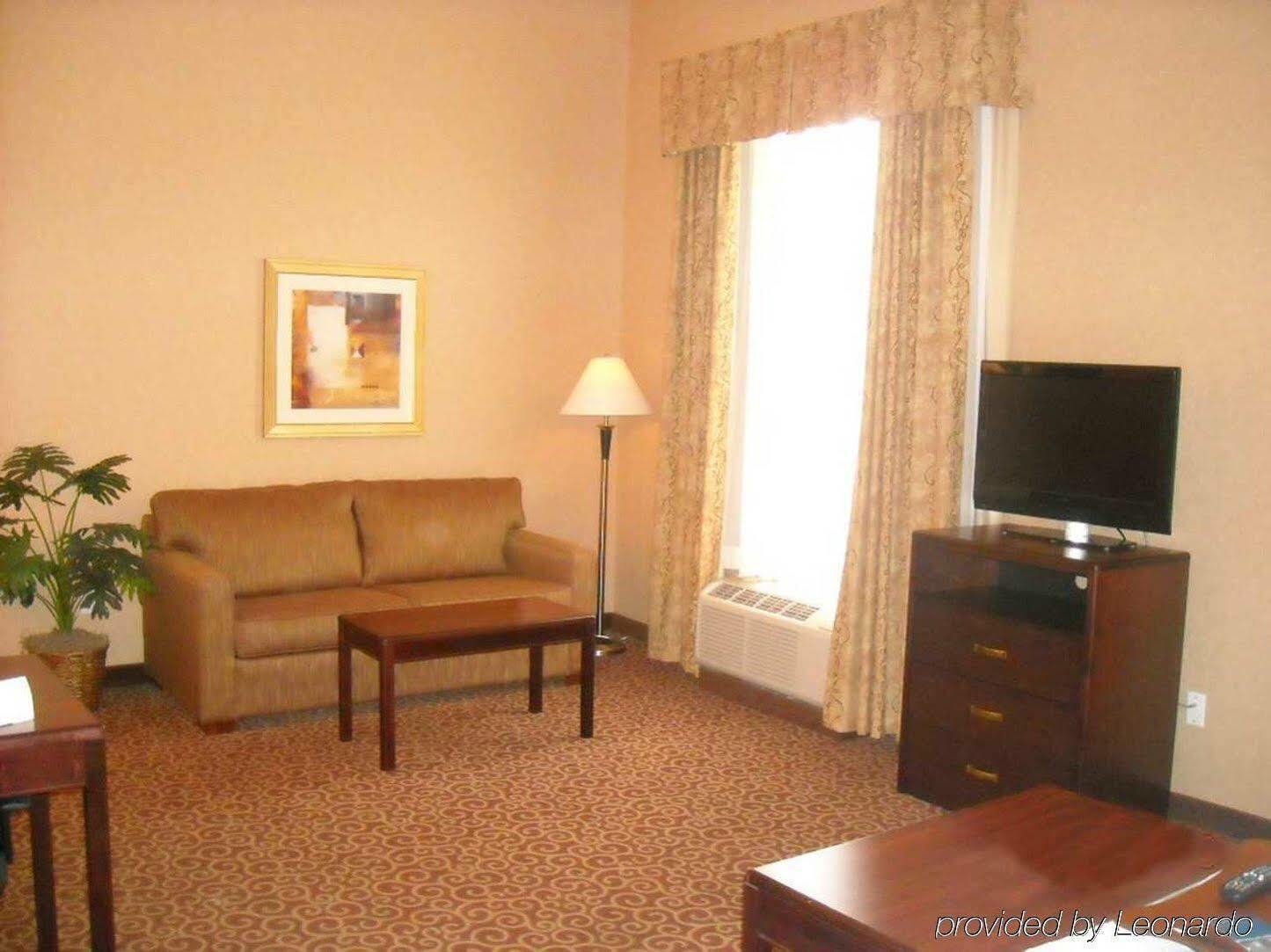 לדוק Hampton Inn & Suites By Hilton Edmonton International Airport חדר תמונה