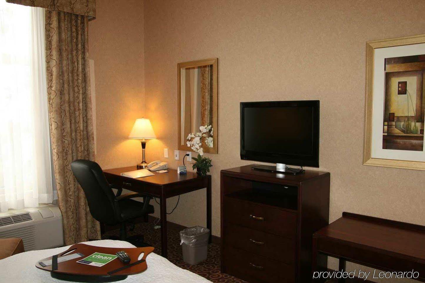 לדוק Hampton Inn & Suites By Hilton Edmonton International Airport חדר תמונה