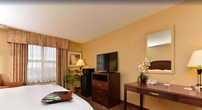 לדוק Hampton Inn & Suites By Hilton Edmonton International Airport מראה חיצוני תמונה